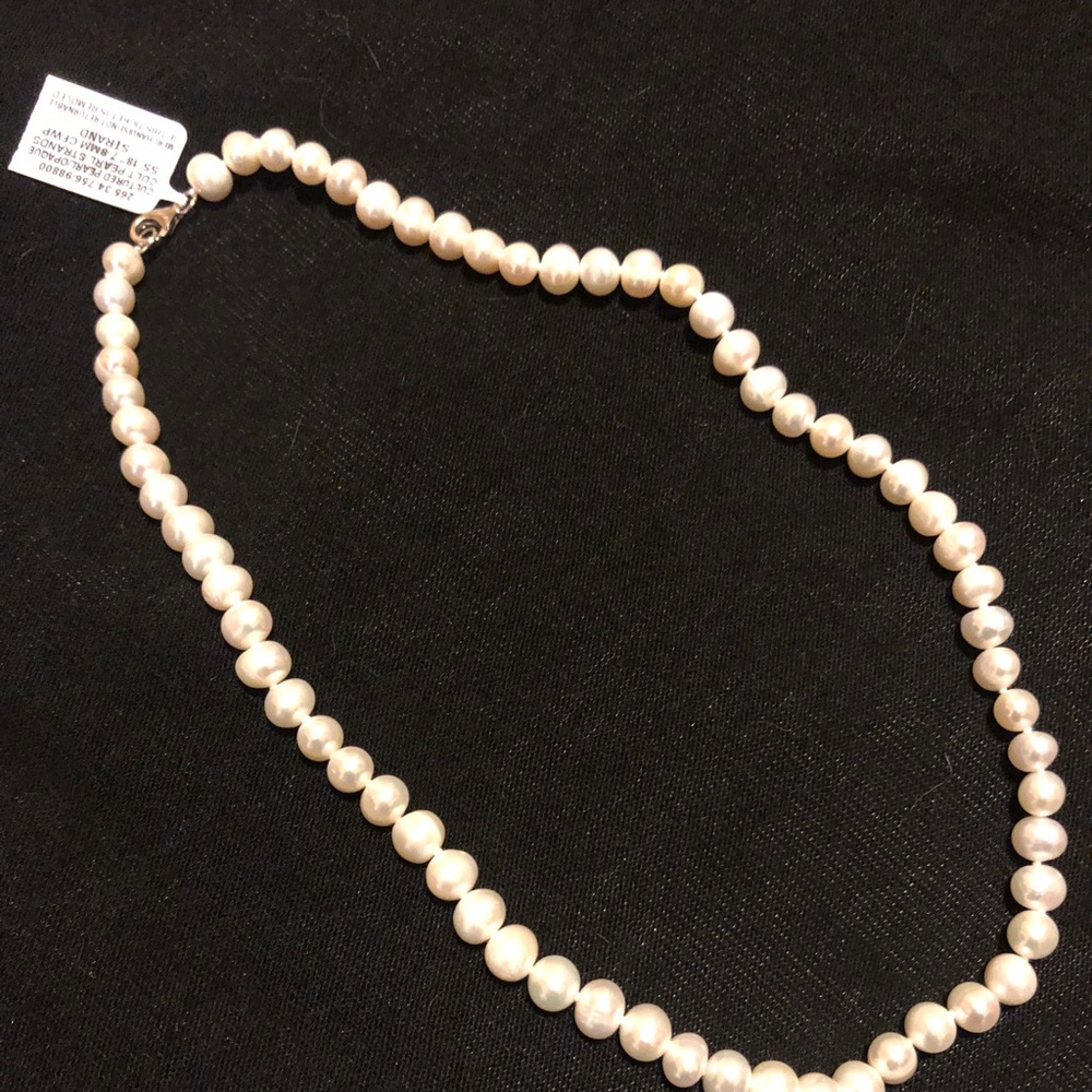 Beautiful cultured fresh water Pearl necklace.